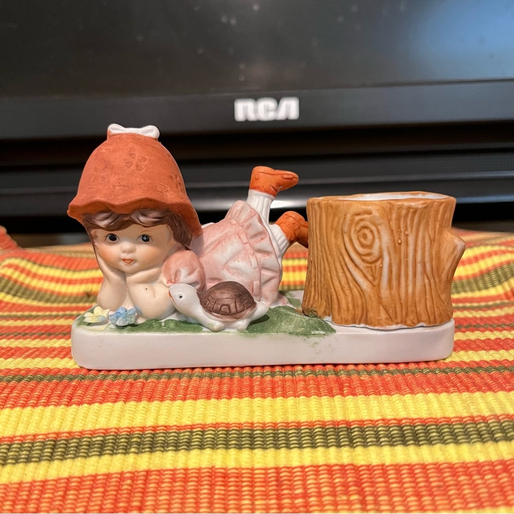 1982 CANDLE HOLDER Taiwan - Vintage - NO CHIPS - Kitsch - Girl - Turtle - Girl
